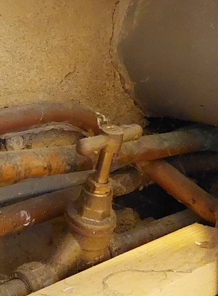 An expert guide to finding and operating your water stop valve 