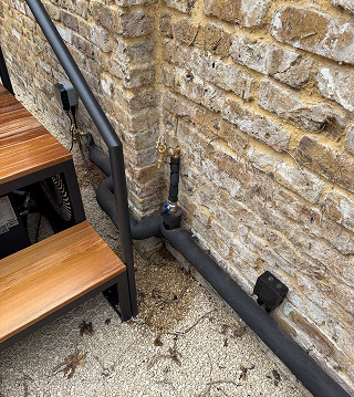 Outdoor shower pipe fitting
